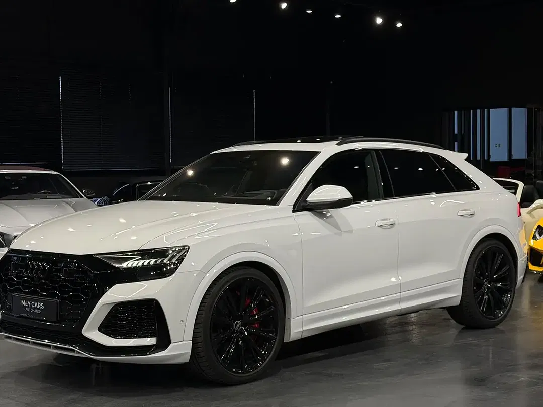 Audi RS Q8 - Thumbnail 3