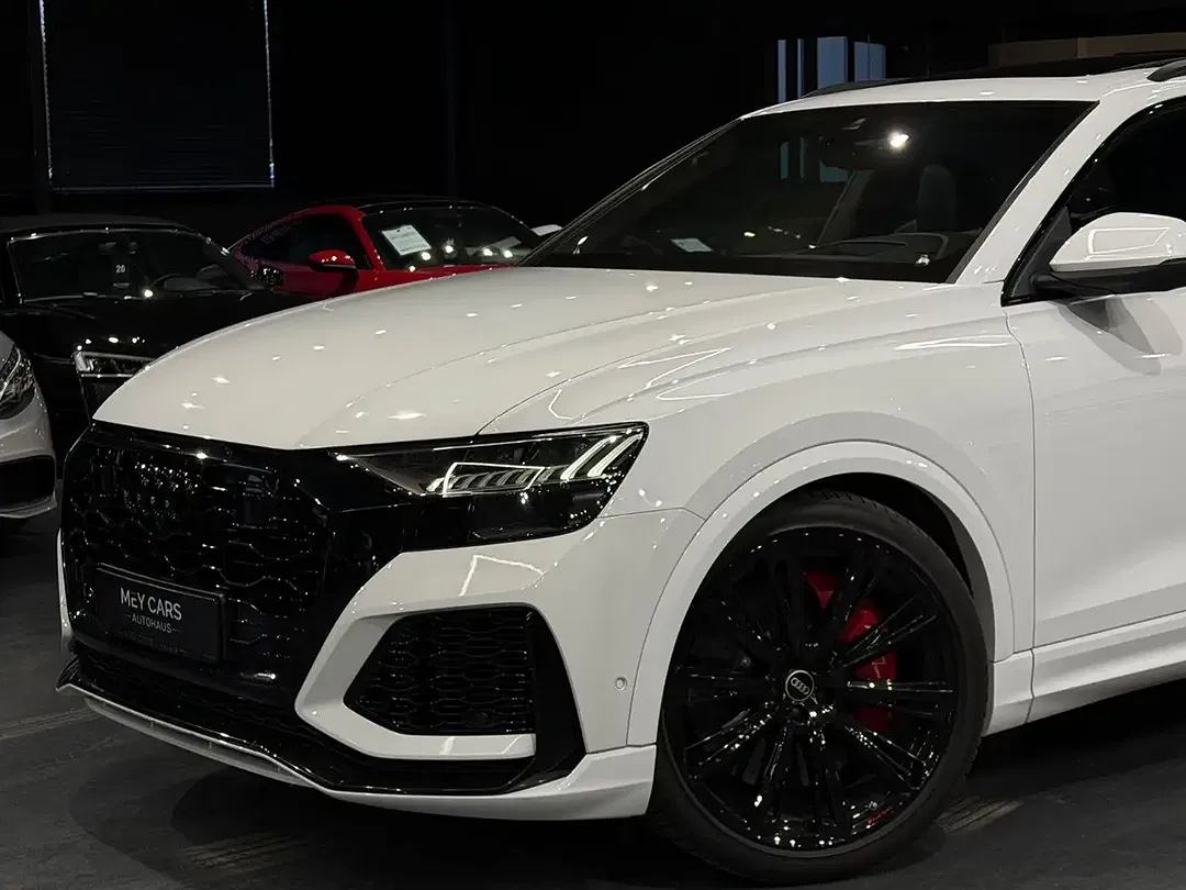 Audi RS Q8 - Thumbnail 4
