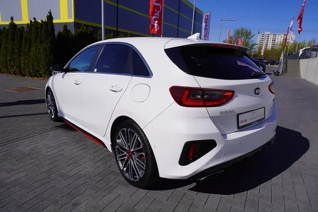 Kia Ceed / cee'd - Thumbnail 2
