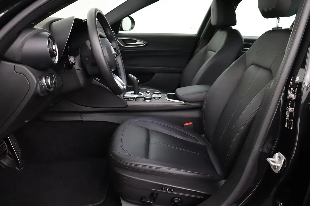 Alfa Romeo Giulia - Thumbnail 11
