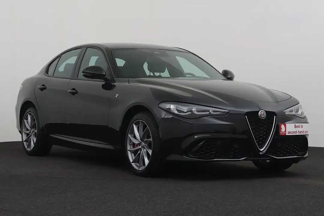 Alfa Romeo Giulia - Thumbnail 5