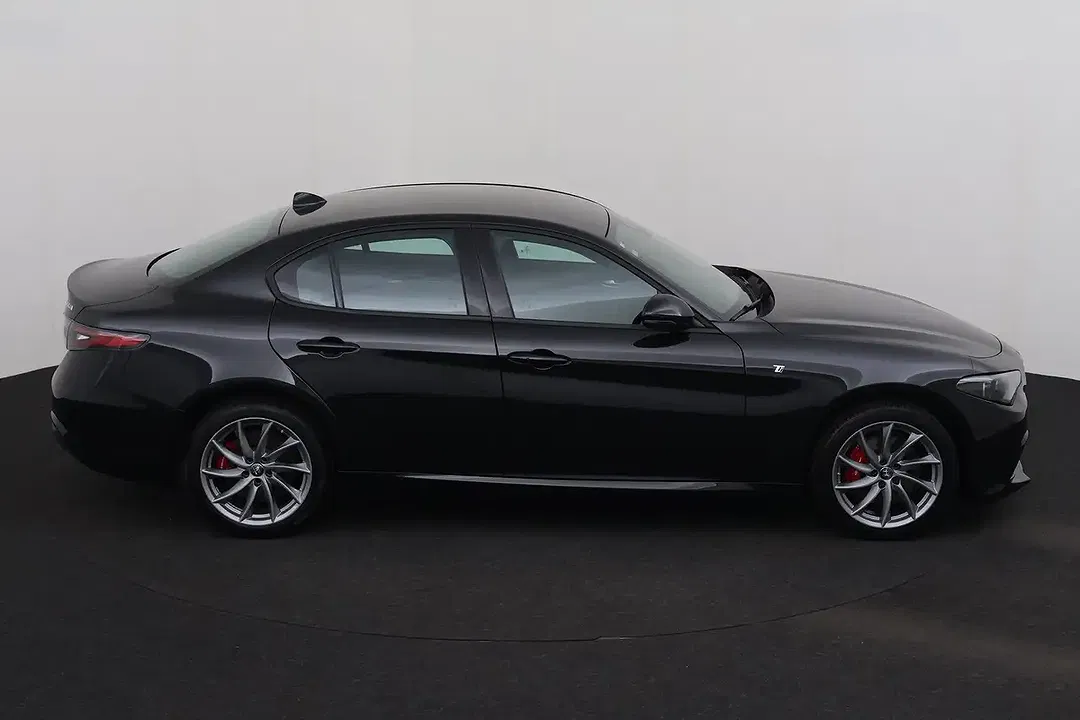 Alfa Romeo Giulia - Thumbnail 6
