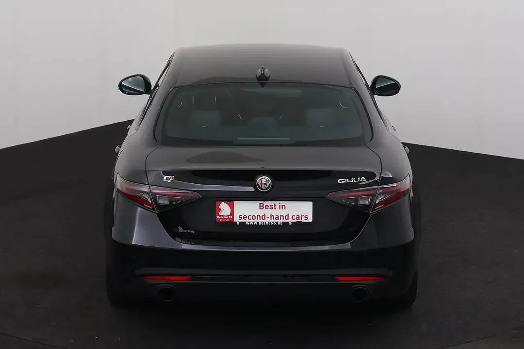 Alfa Romeo Giulia - Thumbnail 7