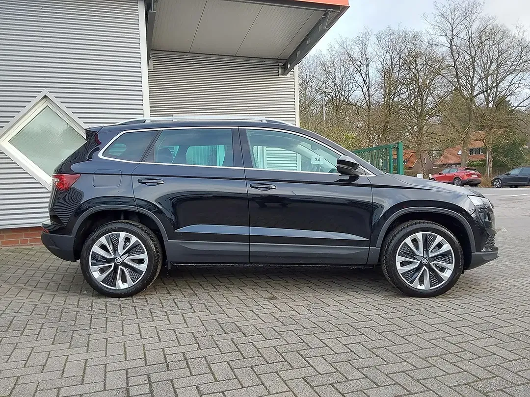 Skoda Karoq - Thumbnail 3