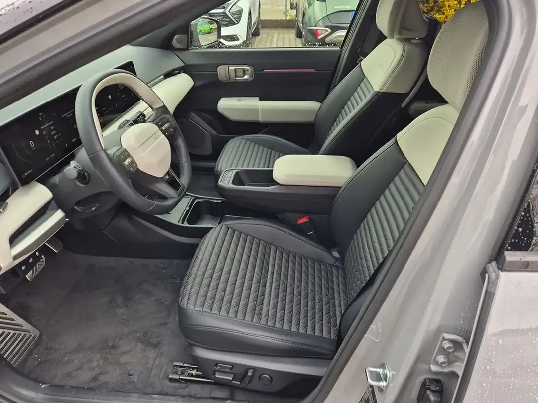 Kia EV4 - Thumbnail 8