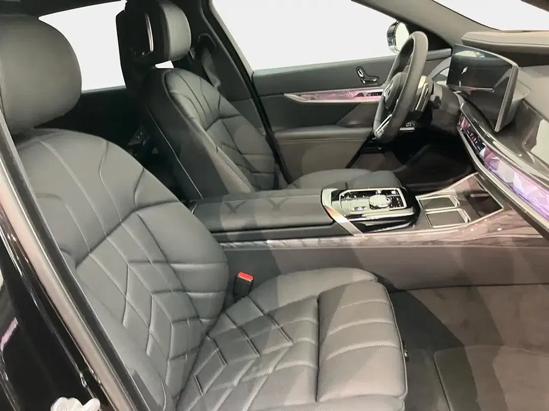 BMW 740 - Thumbnail 14