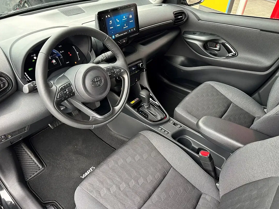 Toyota Yaris - Thumbnail 10