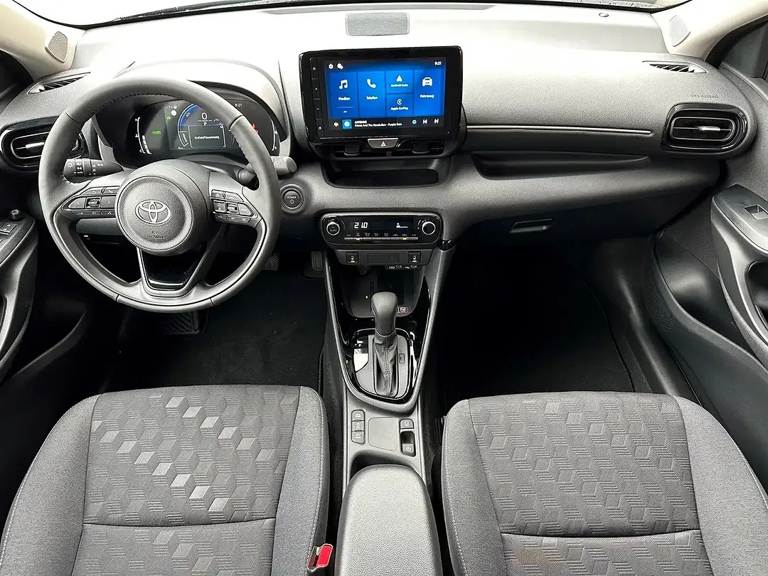 Toyota Yaris - Thumbnail 11