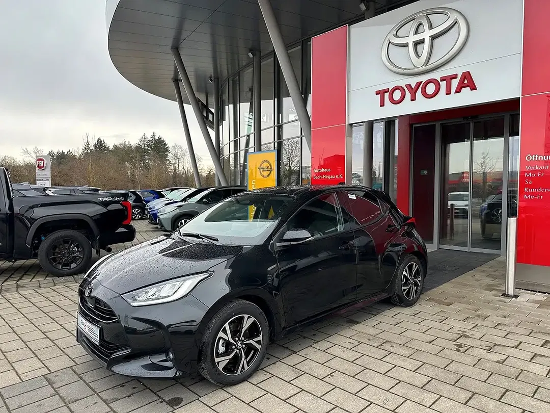 Toyota Yaris - Thumbnail 2
