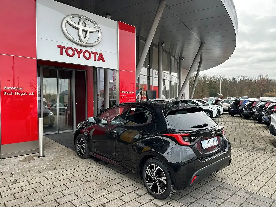 Toyota Yaris - Thumbnail 8