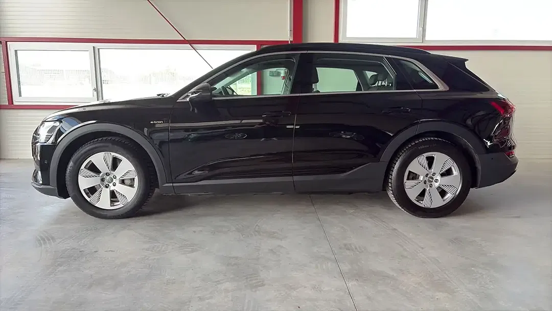 Audi e-tron - Thumbnail 3