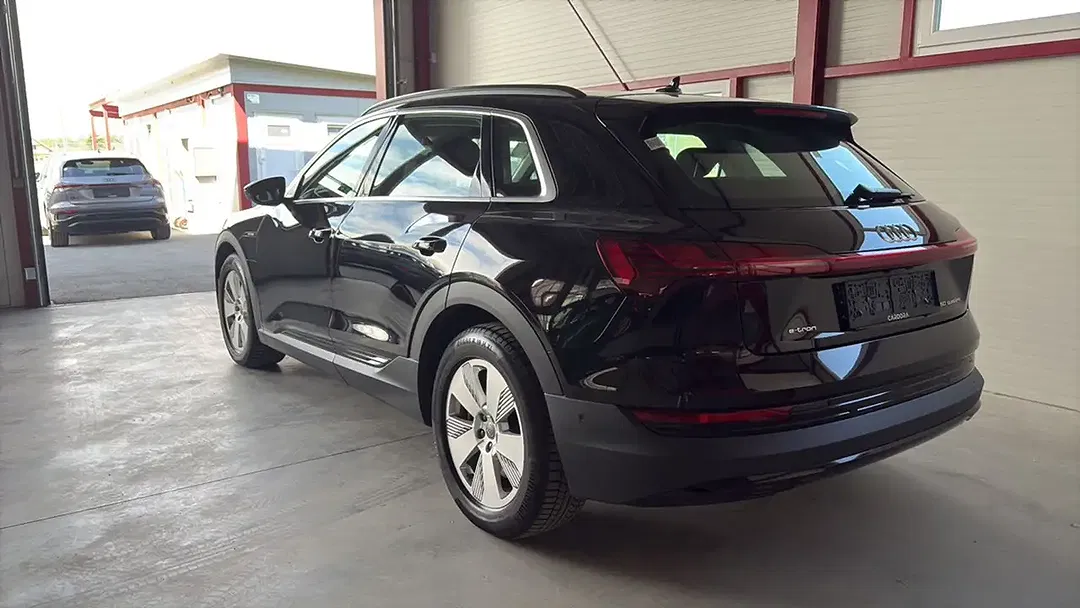 Audi e-tron - Thumbnail 4