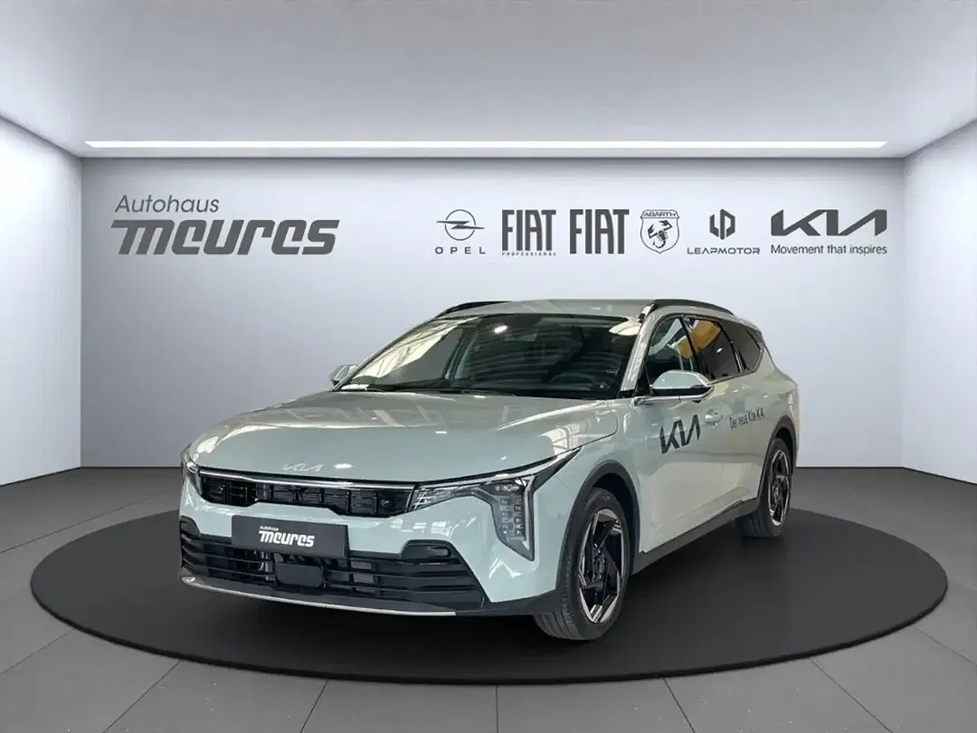 Kia K4 - Thumbnail 1