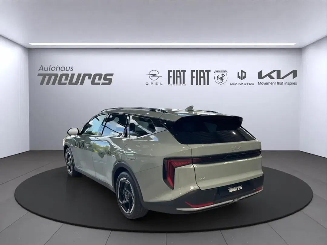 Kia K4 - Thumbnail 2