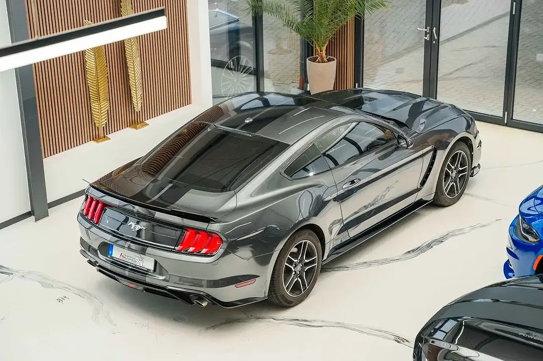 Ford Mustang - Thumbnail 6