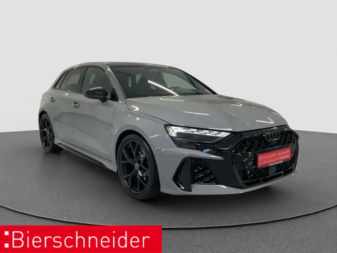 Audi RS3 - Thumbnail 3