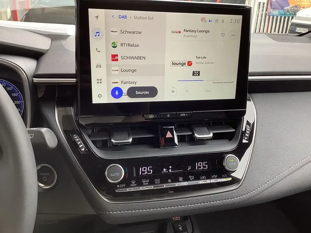Toyota Corolla - Thumbnail 10