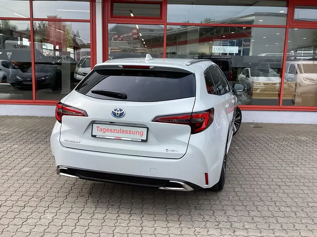 Toyota Corolla - Thumbnail 3
