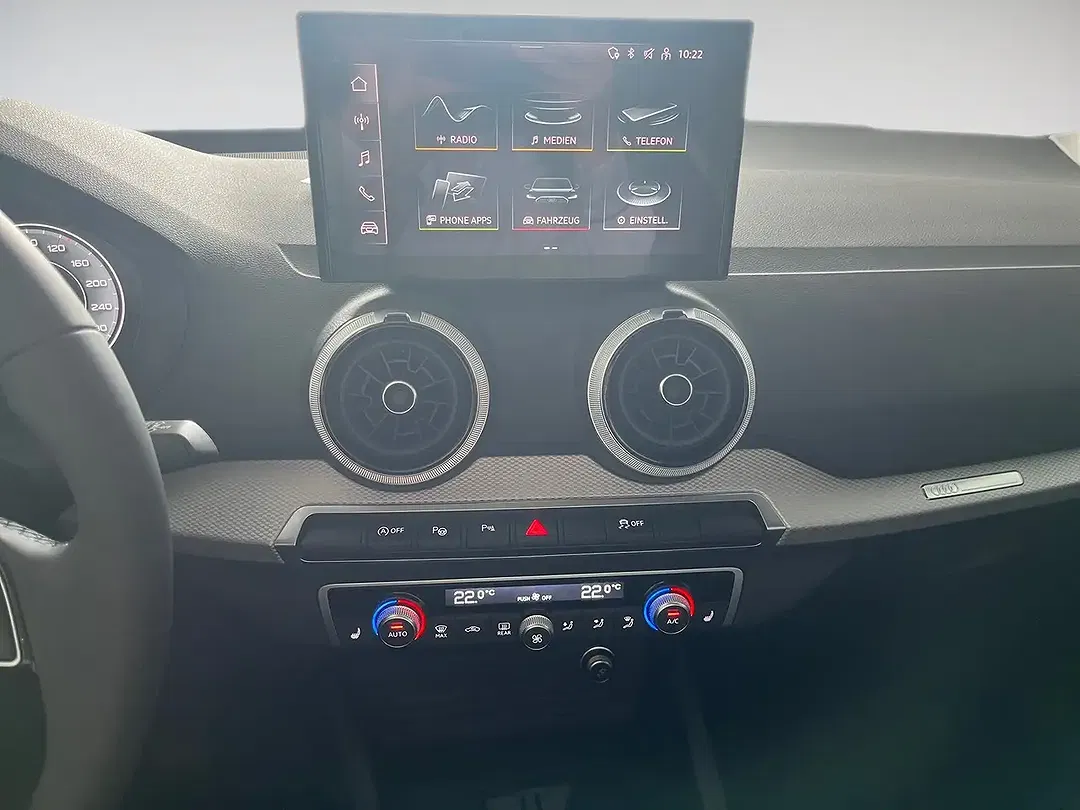 Audi Q2 - Thumbnail 11
