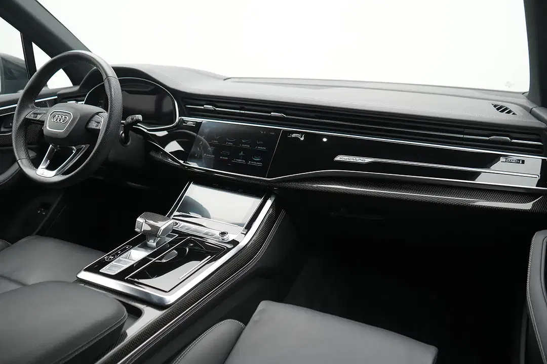 Audi Q7 - Thumbnail 3