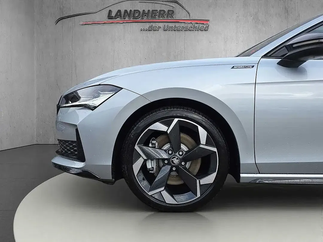 Skoda Superb - Thumbnail 13