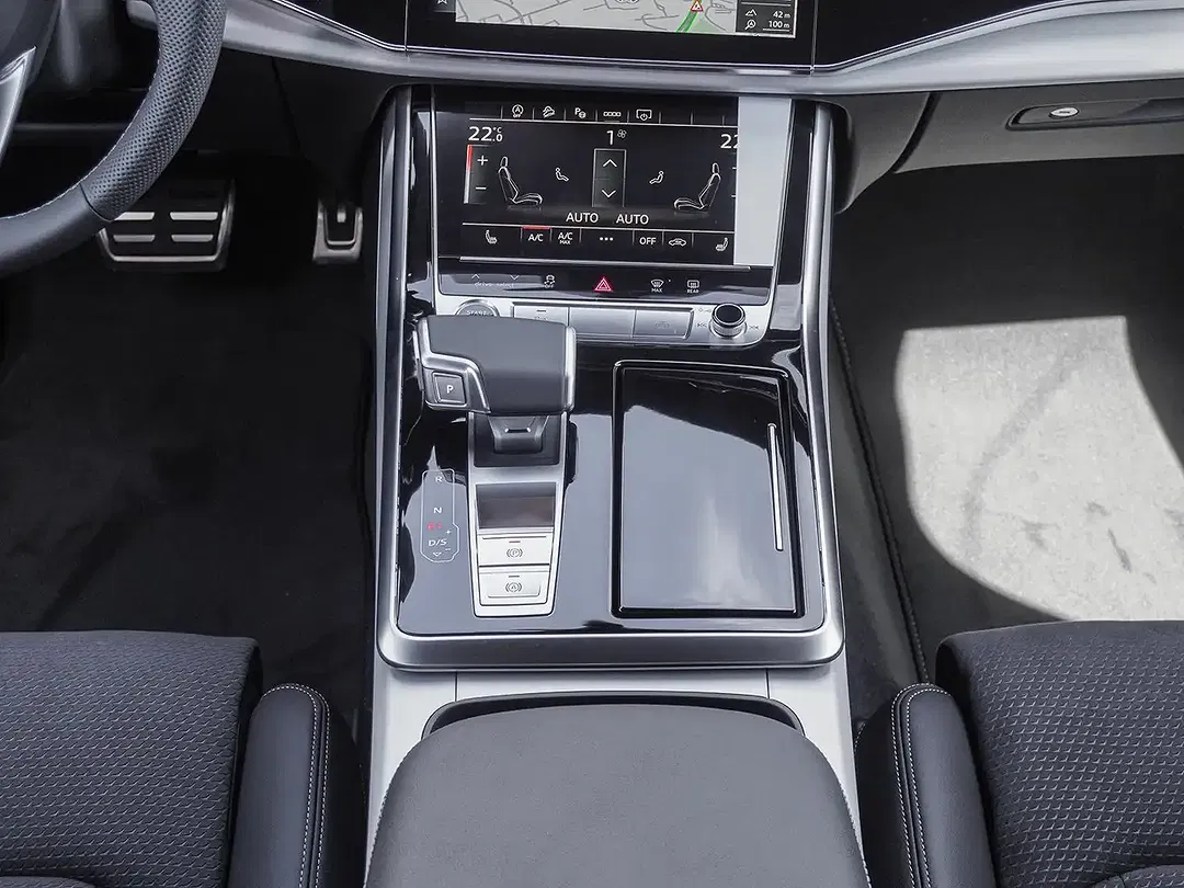 Audi Q7 - Thumbnail 11