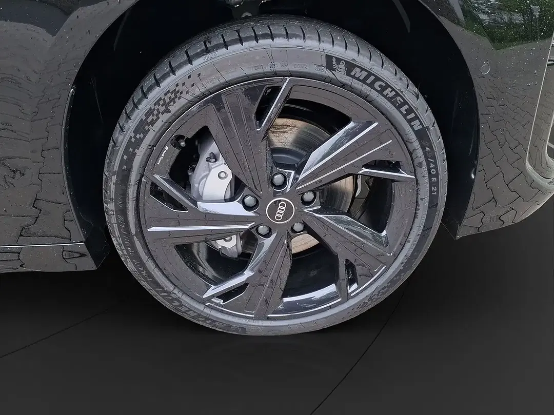 Audi A6 e-tron - Thumbnail 11