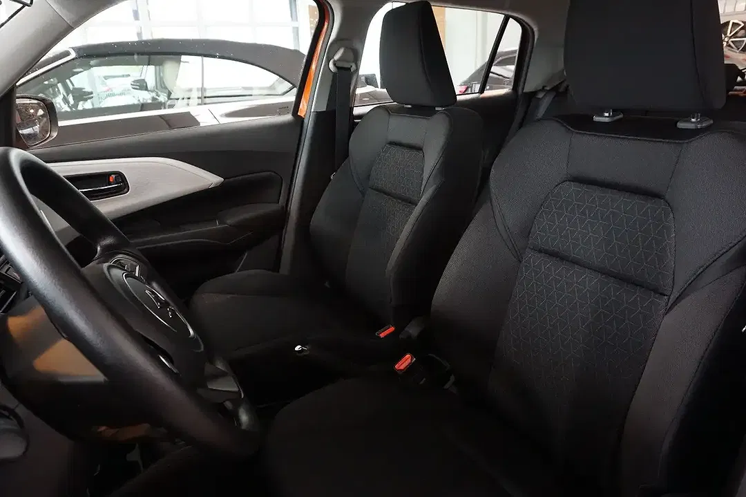 Suzuki Swift - Thumbnail 14