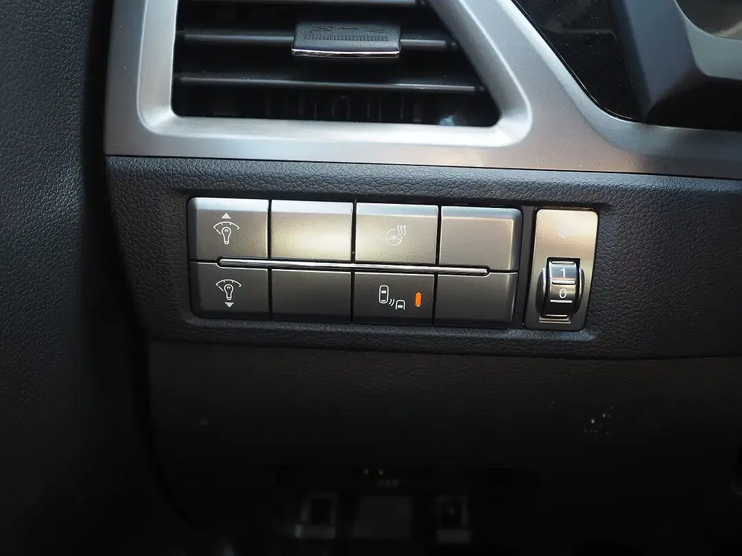 KGM Korando - Thumbnail 11