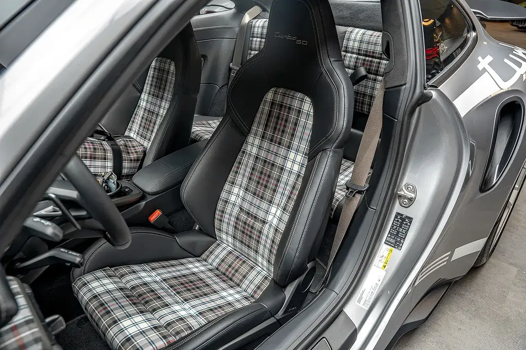 Porsche 992 - Thumbnail 14