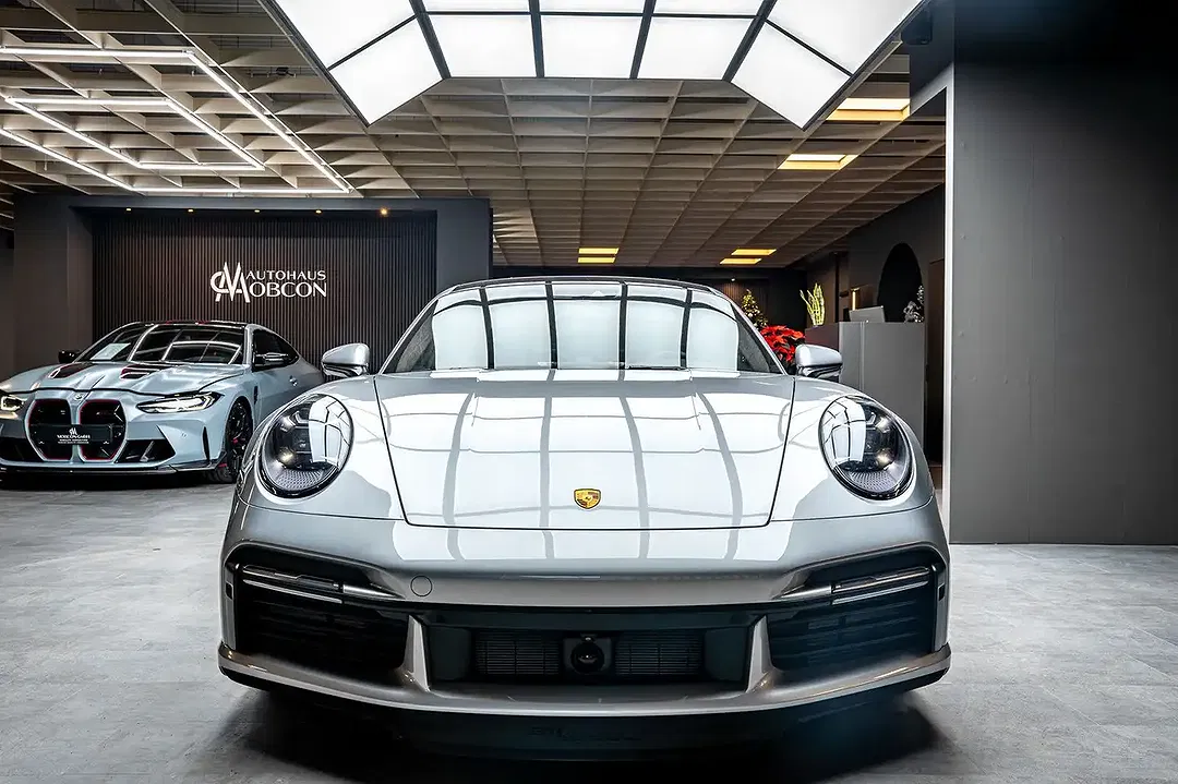 Porsche 992 - Thumbnail 2