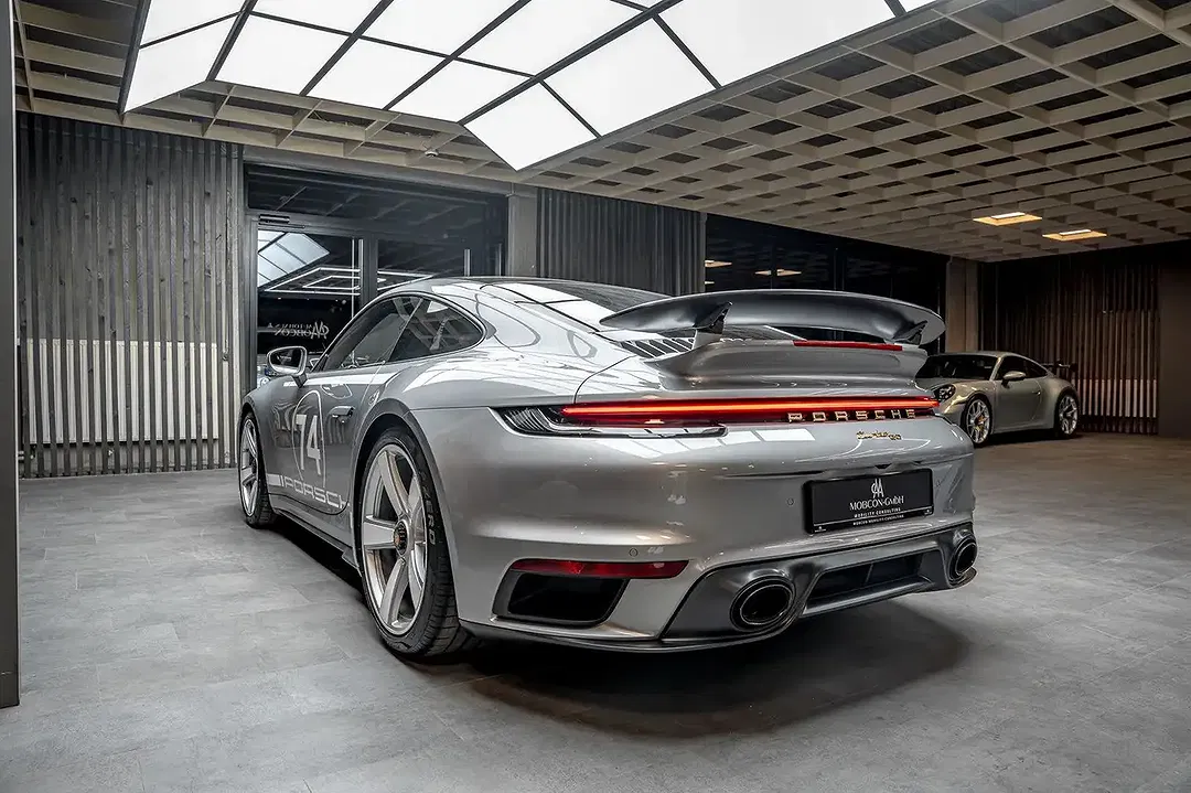 Porsche 992 - Thumbnail 4