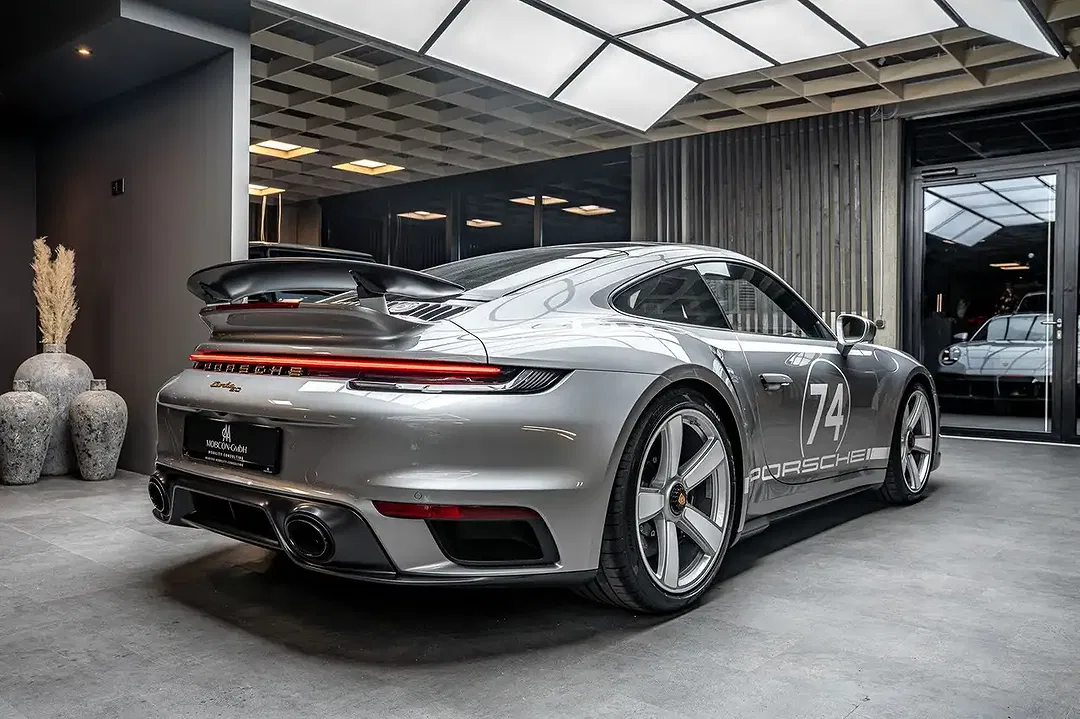 Porsche 992 - Thumbnail 6