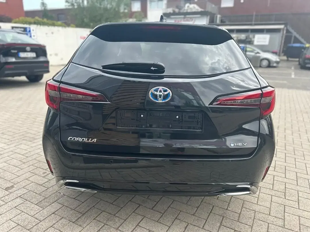 Toyota Corolla - Thumbnail 6