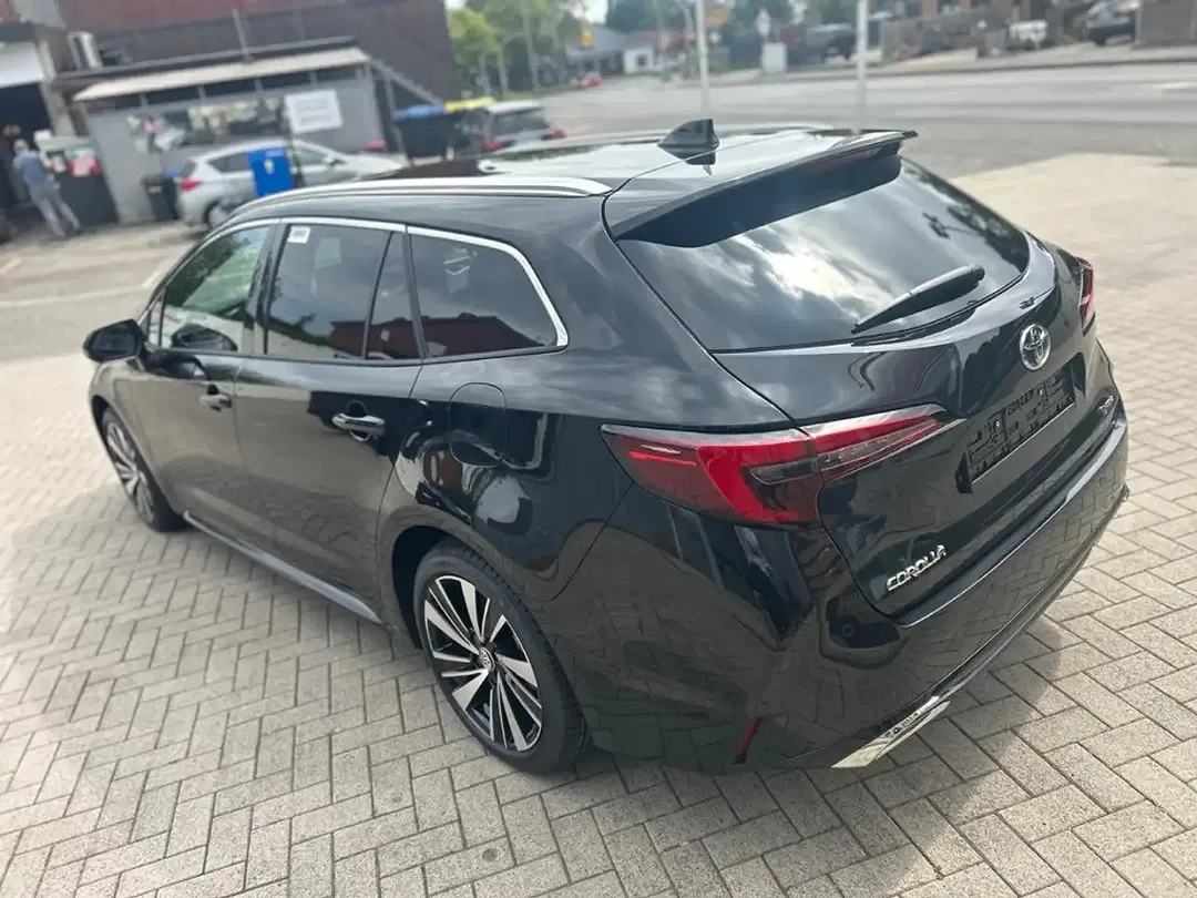Toyota Corolla - Thumbnail 7