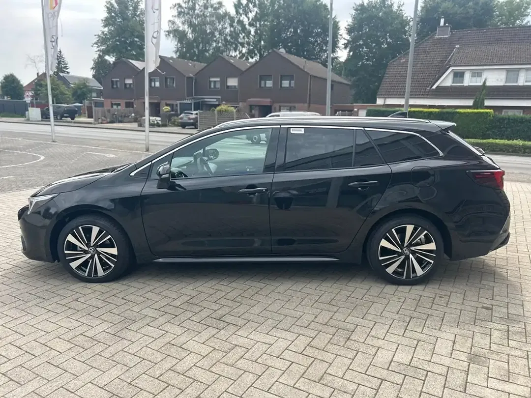 Toyota Corolla - Thumbnail 8