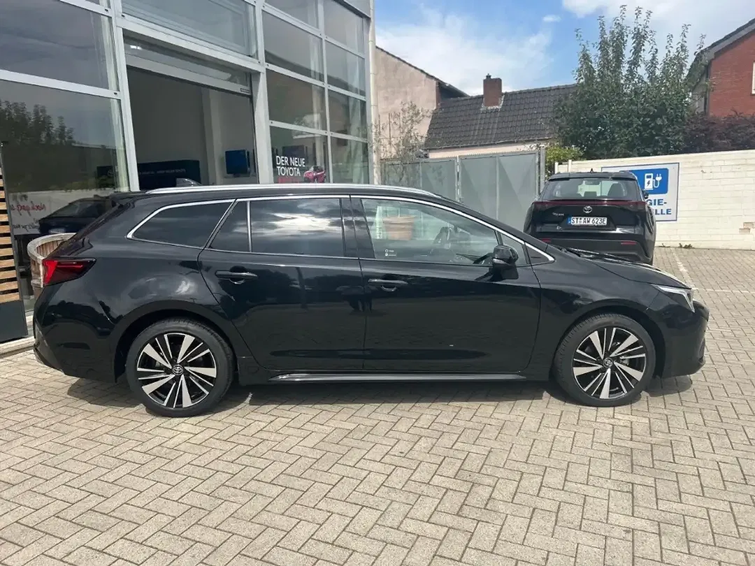 Toyota Corolla - Thumbnail 9