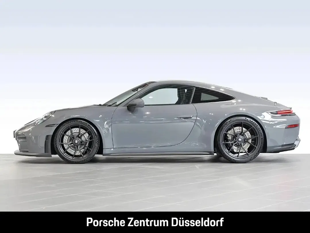 Porsche 992 - Thumbnail 2