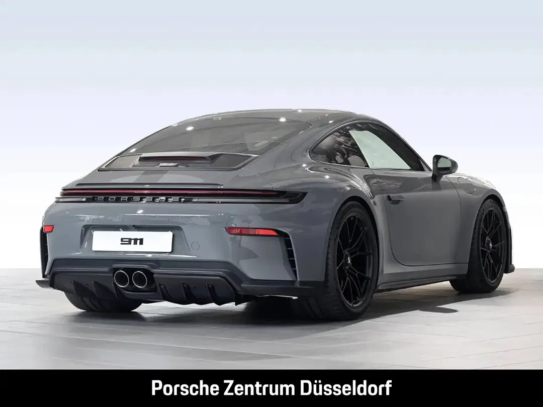 Porsche 992 - Thumbnail 3