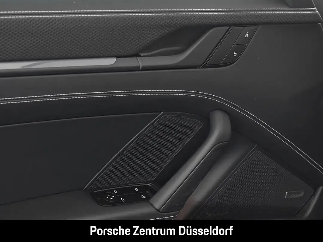 Porsche 992 - Thumbnail 4