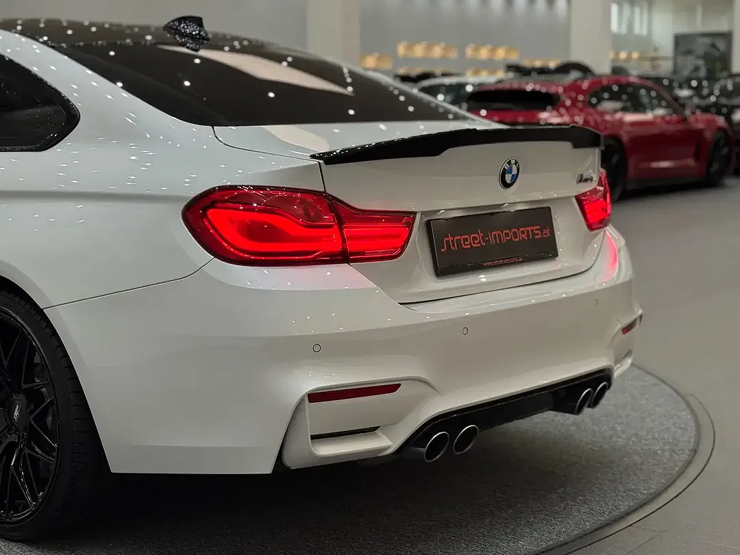 BMW M4 - Thumbnail 13