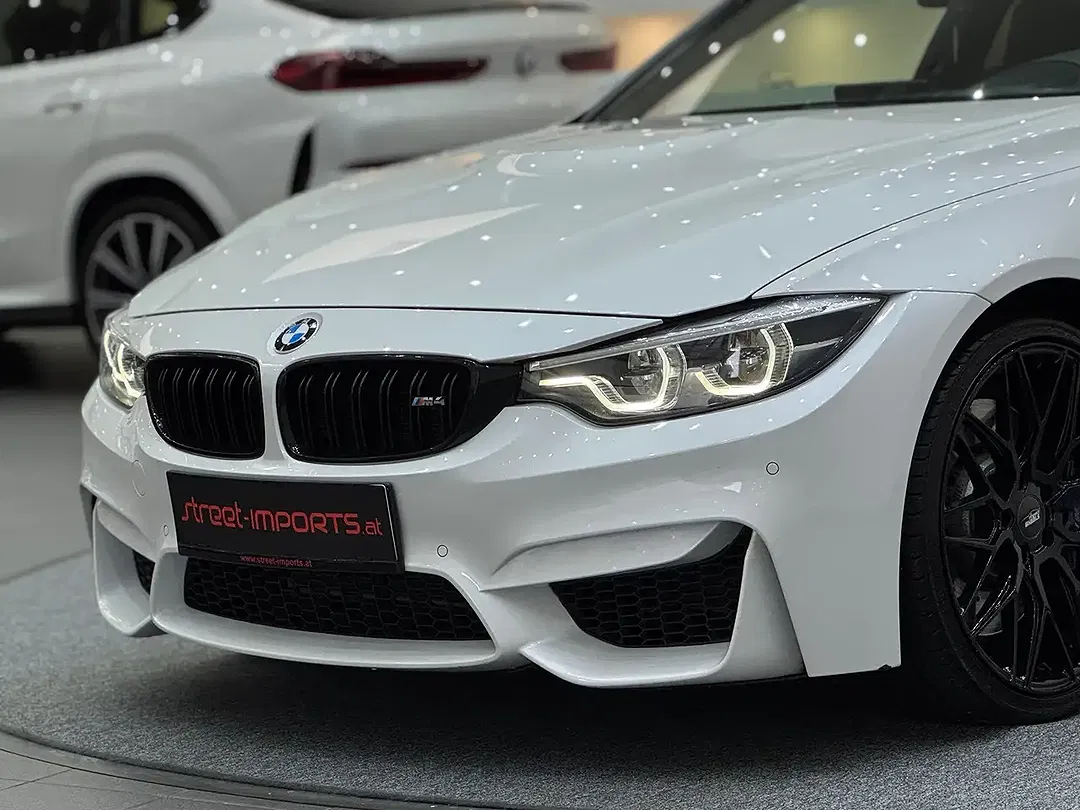 BMW M4 - Thumbnail 7