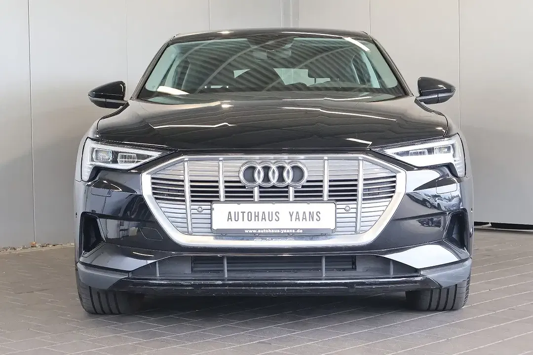 Audi e-tron - Thumbnail 2