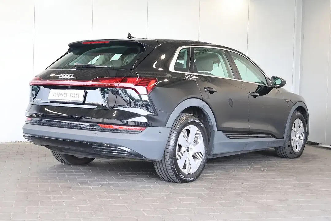 Audi e-tron - Thumbnail 4