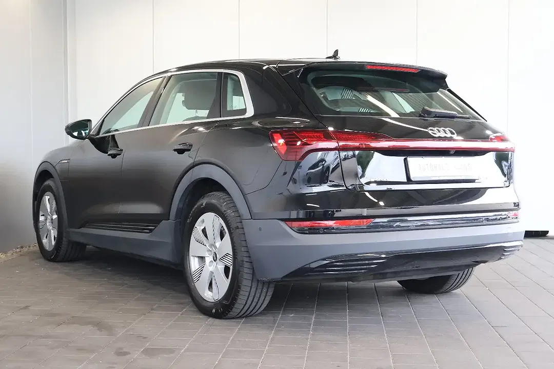Audi e-tron - Thumbnail 6