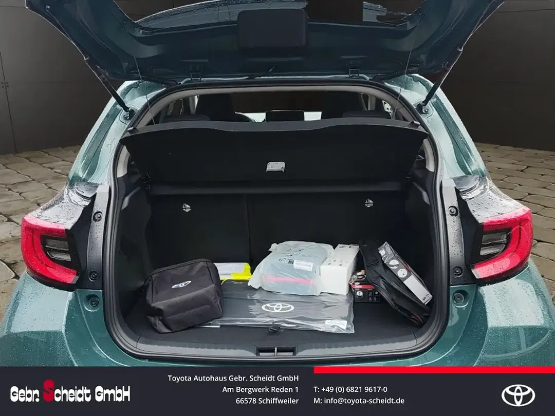 Toyota Yaris - Thumbnail 10