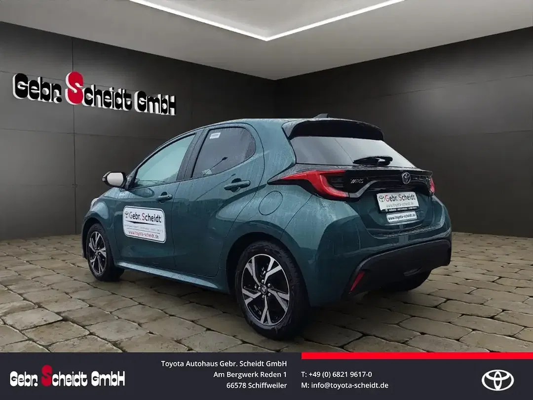 Toyota Yaris - Thumbnail 3