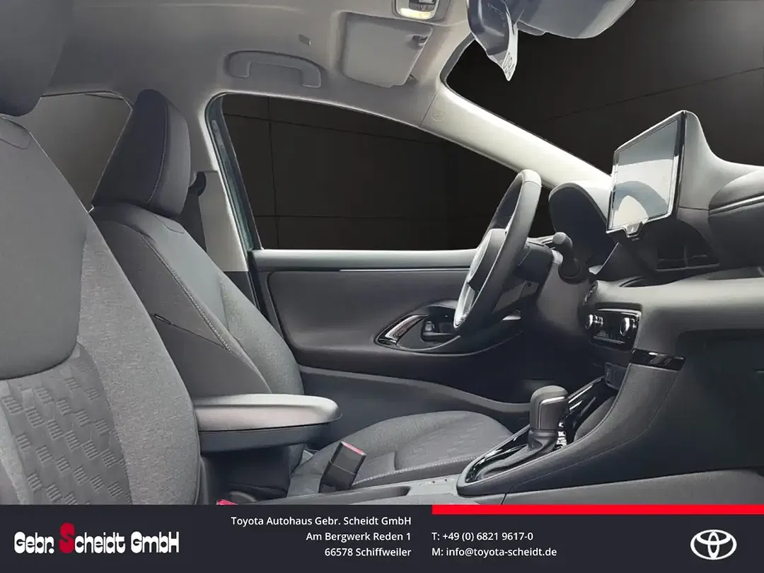 Toyota Yaris - Thumbnail 7