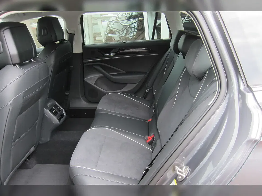 Volkswagen Passat Variant - Thumbnail 10