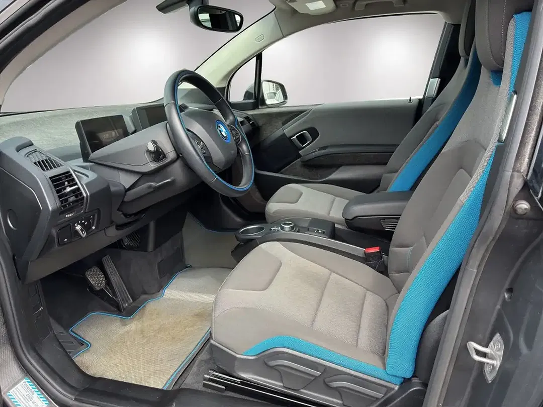 BMW i3 - Thumbnail 6
